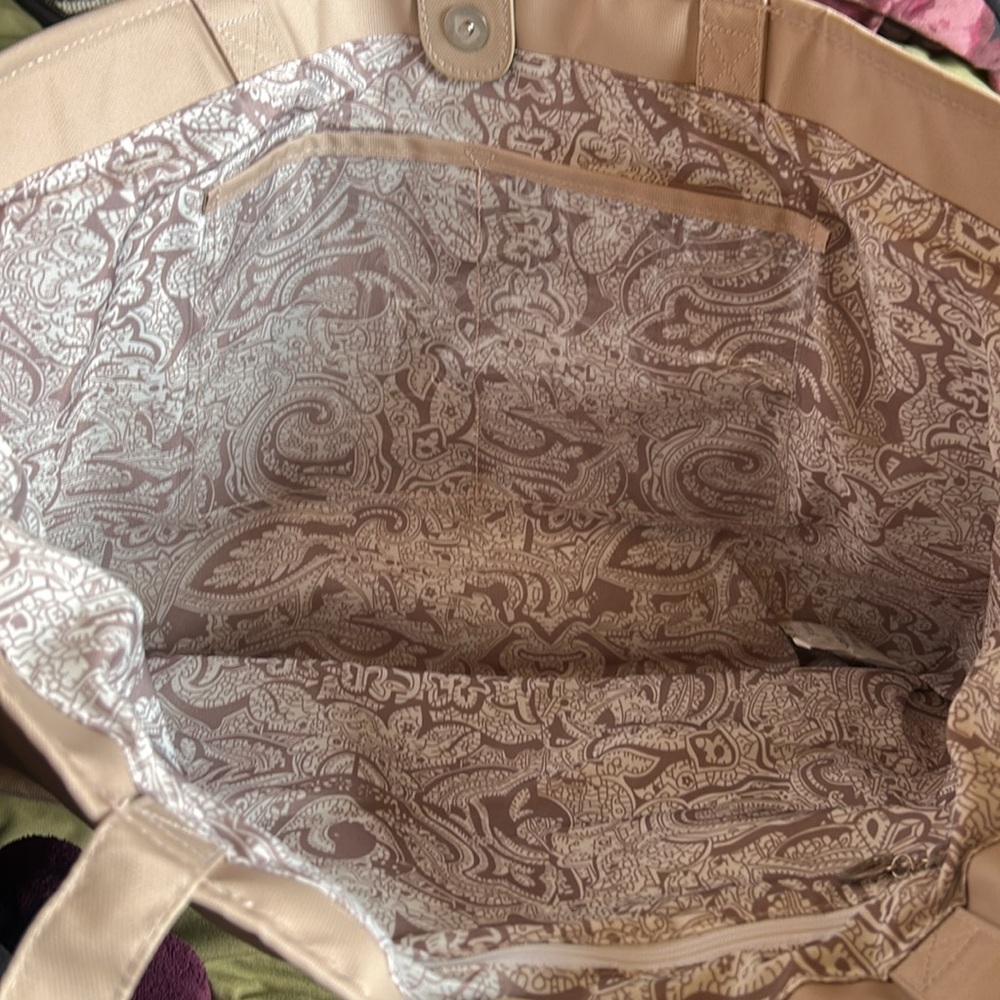 Bella Russo light pink Tote with Heart Charm NWOT - Picture 4 of 5